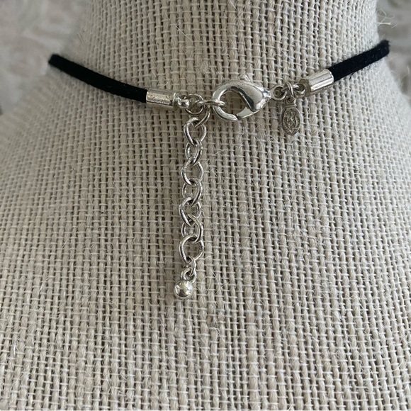 Premier Designs Treble Clef/Heart pendant w/2 Faux suede cord necklaces like new - Picture 8 of 9